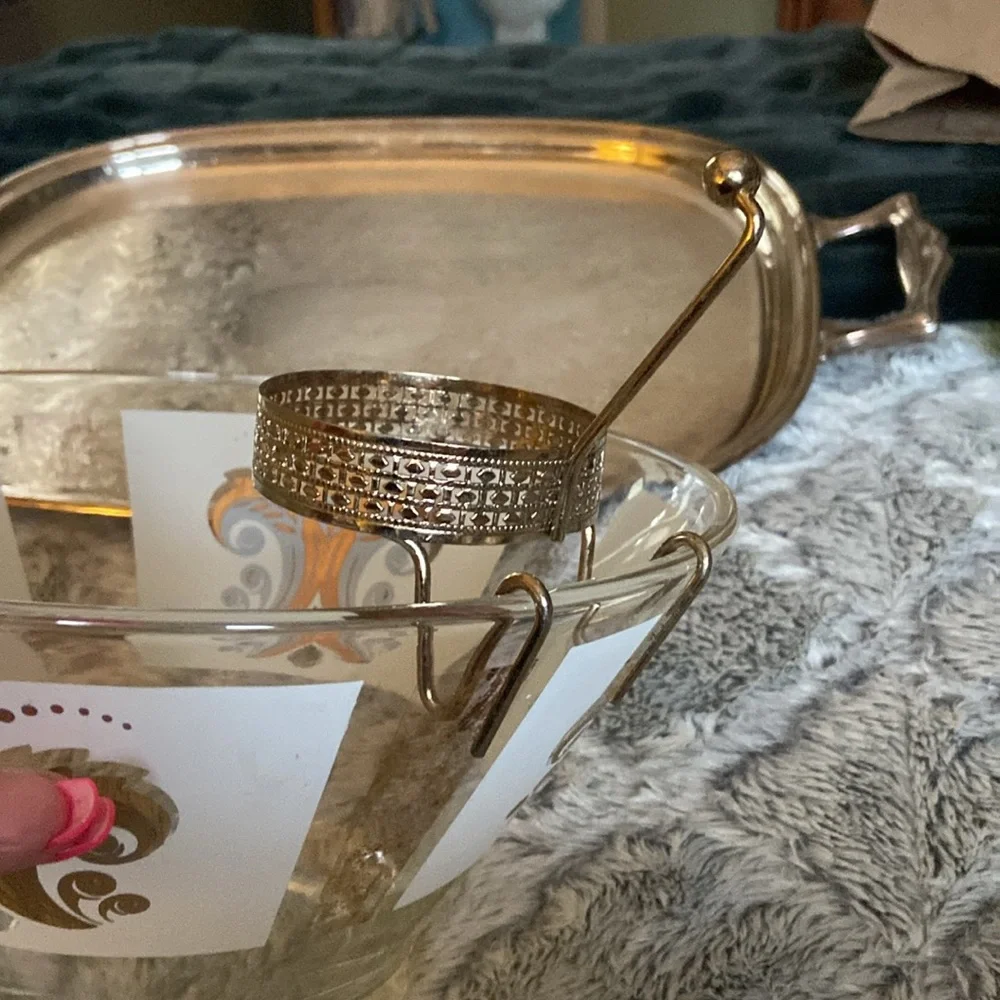 Vintage large glass bowl with small bowl hanger - Picture 10 of 15